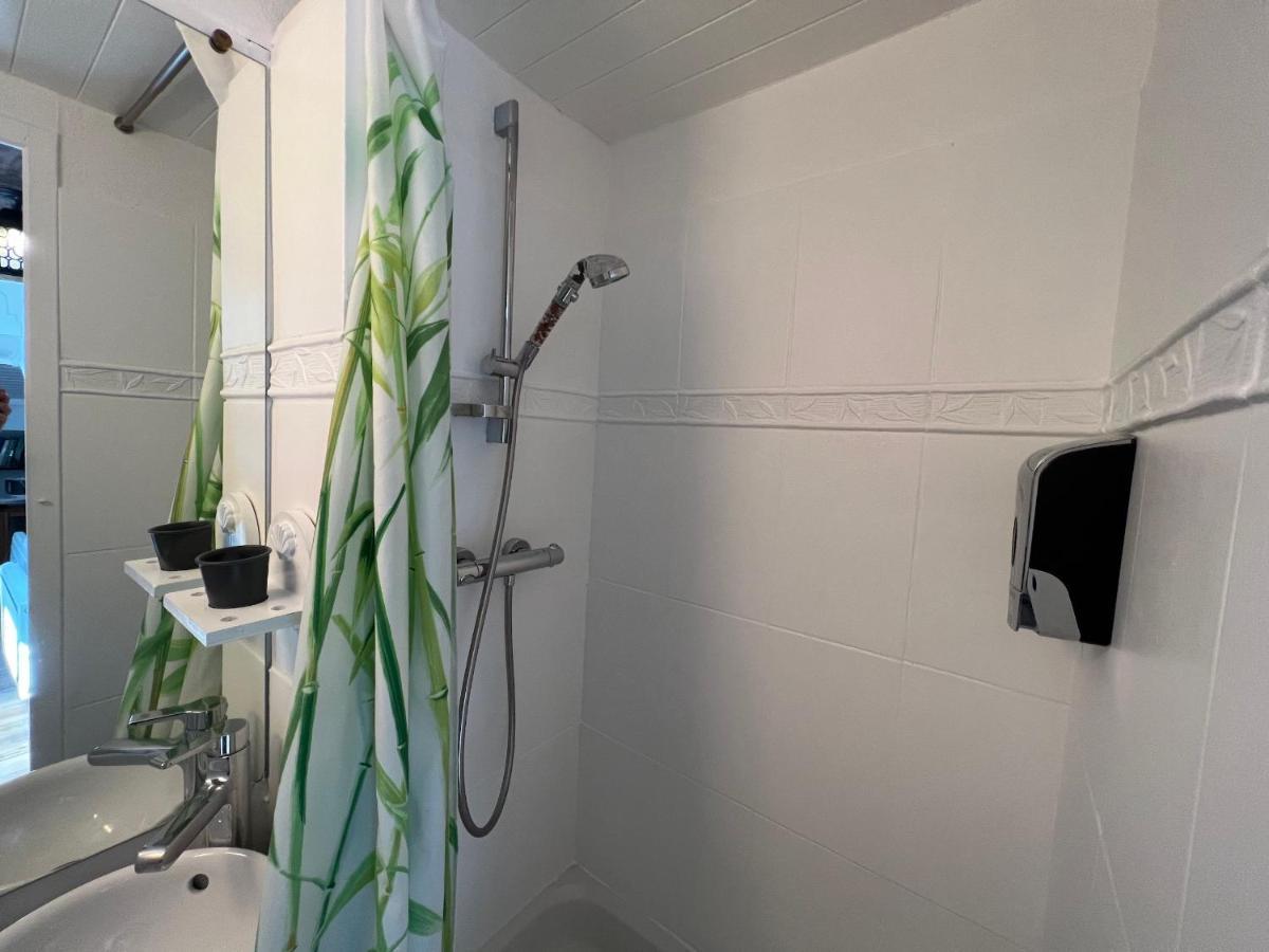 Maison D'Hotes L'Escale Du Loup Blanc Maringes Eksteriør billede