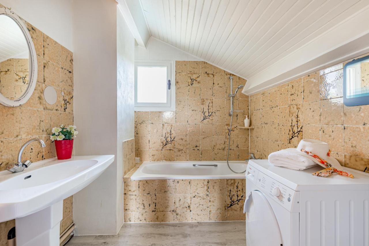 Maison D'Hotes L'Escale Du Loup Blanc Maringes Eksteriør billede